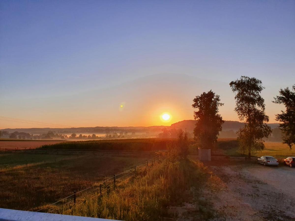Bed and Breakfast Bett'N Glueck - Uebernachtung & Fruehstueck Zusmarshausen Esterno foto